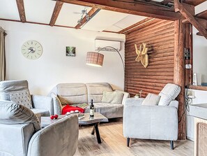 Televisión, chimenea y futbolito 