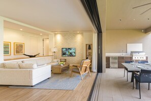 Interior - K L VR presents Luana Garden Villa in Oceanfront Resort, partial OCEAN views (Lahaina)