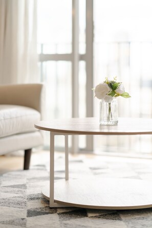 Living area - Warm & Cosy Two-Bedroom Apartment in CBD (Auckland)