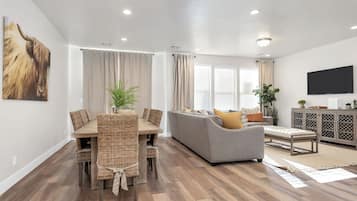 TV, tavolo da calcetto