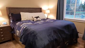 3 habitaciones, cortinas blackout y tabla de planchar con plancha