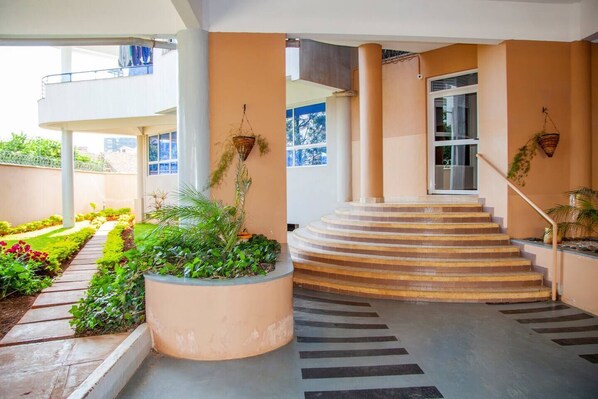 Property grounds - Vasudev Apartments Kileleshwa (Kileleshwa)