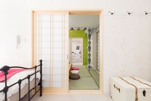 디럭스 스위트, 침실 3개 (1st Floor) | 다리미/다리미판, 무료 WiFi