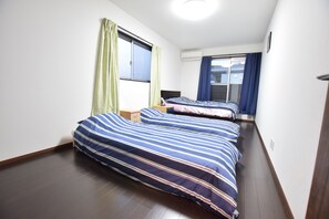 一棟貸し | 1 室のベッドルーム、デスク、WiFi (無料)