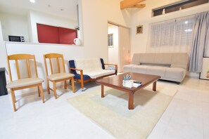 Living room - Tsuruhashi House T (Osaka)