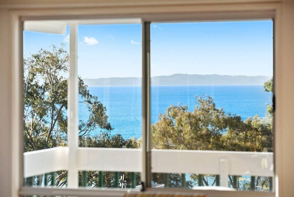 ★Noosa Escape★ 2bd with Ocean views, Walk to beach