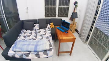 WiFi, bed sheets