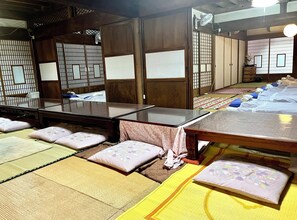 럭셔리 빌라, 침실 2개, 주방, 정원 전망 (Private,Max 20 guests,Non Smoking) | 거실 공간 | 평면 TV, DVD 플레이어