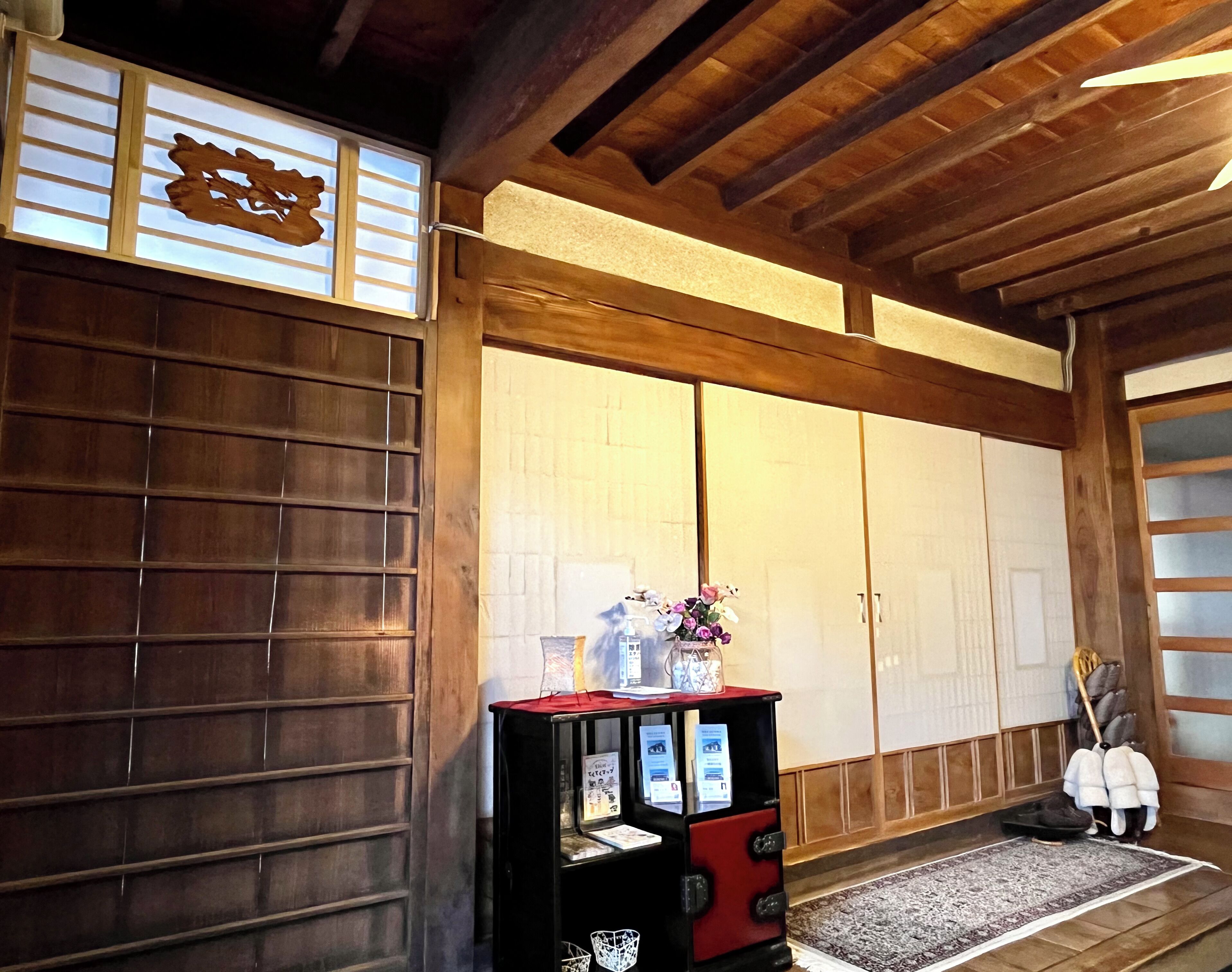 4 bedrooms, laptop workspace, iron/ironing board, free WiFi