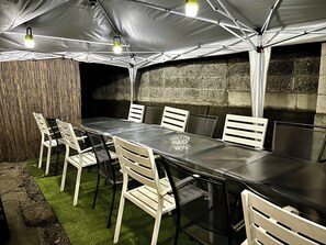 Luxe villa, 2 slaapkamers, keuken, uitzicht op tuin (Private,Max 20 guests,Non Smoking) | Terras