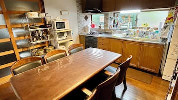 大冰箱、微波炉、茶具/咖啡用具、电热水壶