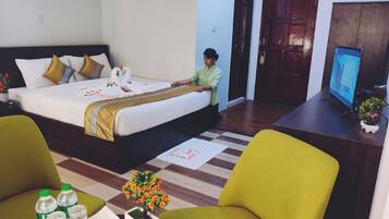 Habitación junior con 1 cama doble o 2 individuales | Cortinas opacas y wifi gratis