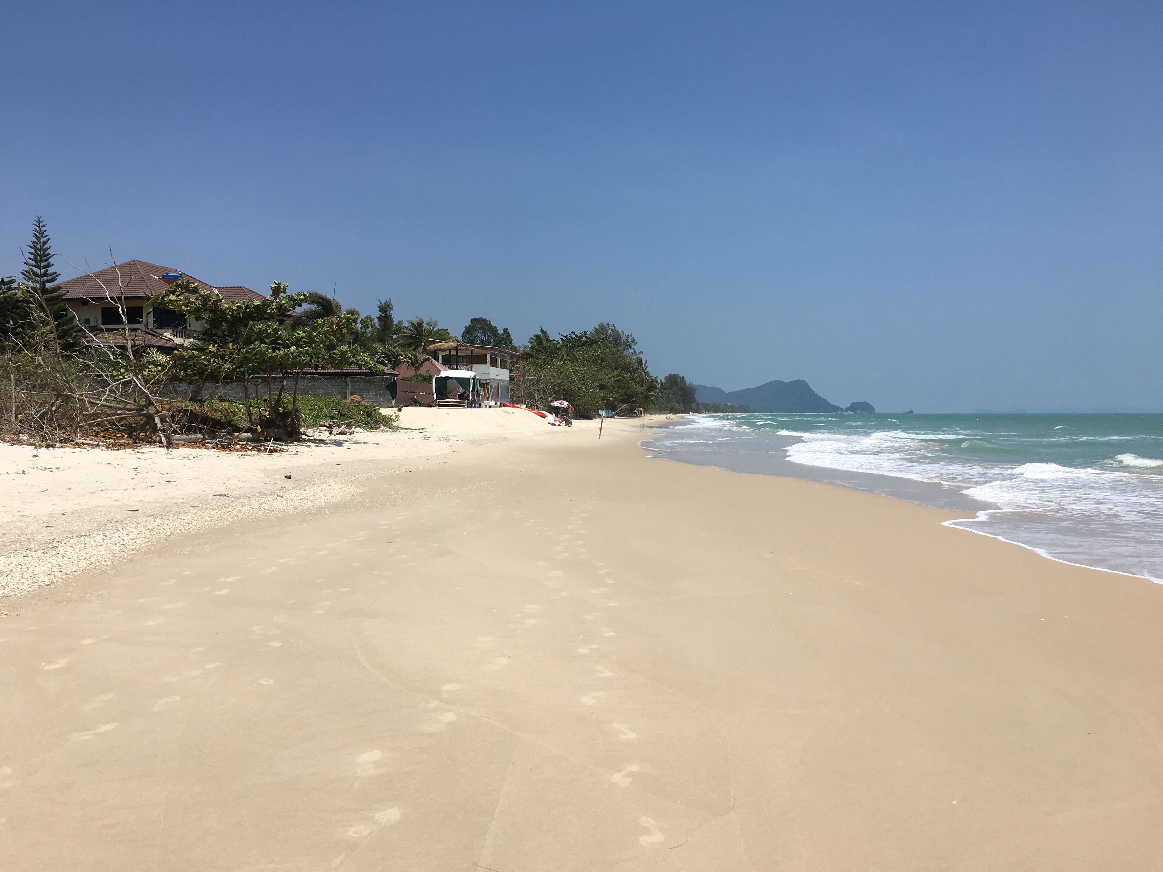 Plage à proximité, chaise longue, serviettes de plage