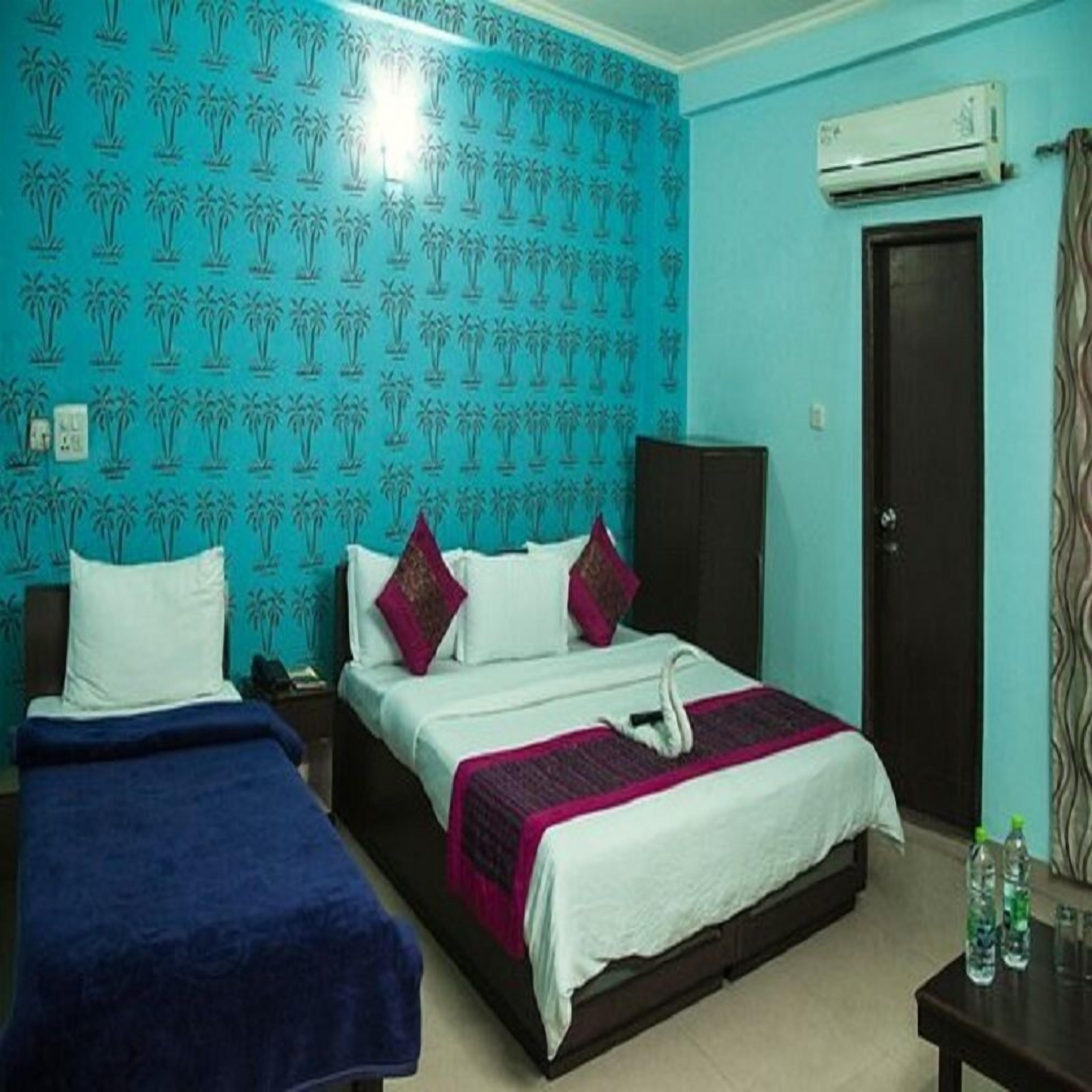 Deluxe Single Room, 2 Bedrooms, Smoking, Slope side | Egyptian cotton sheets, premium bedding, Select Comfort beds