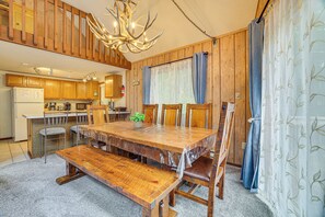 Dining - Fire Pit & Games! Secluded Chalet 30 Mi to Montage (Lake Ariel)