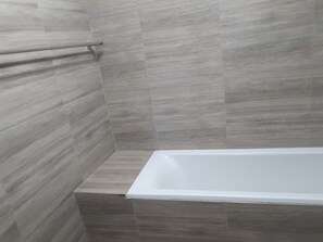 华丽客房 (Ensuite bathroom) | 浴室 | 毛巾