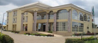 Elim Top Suites