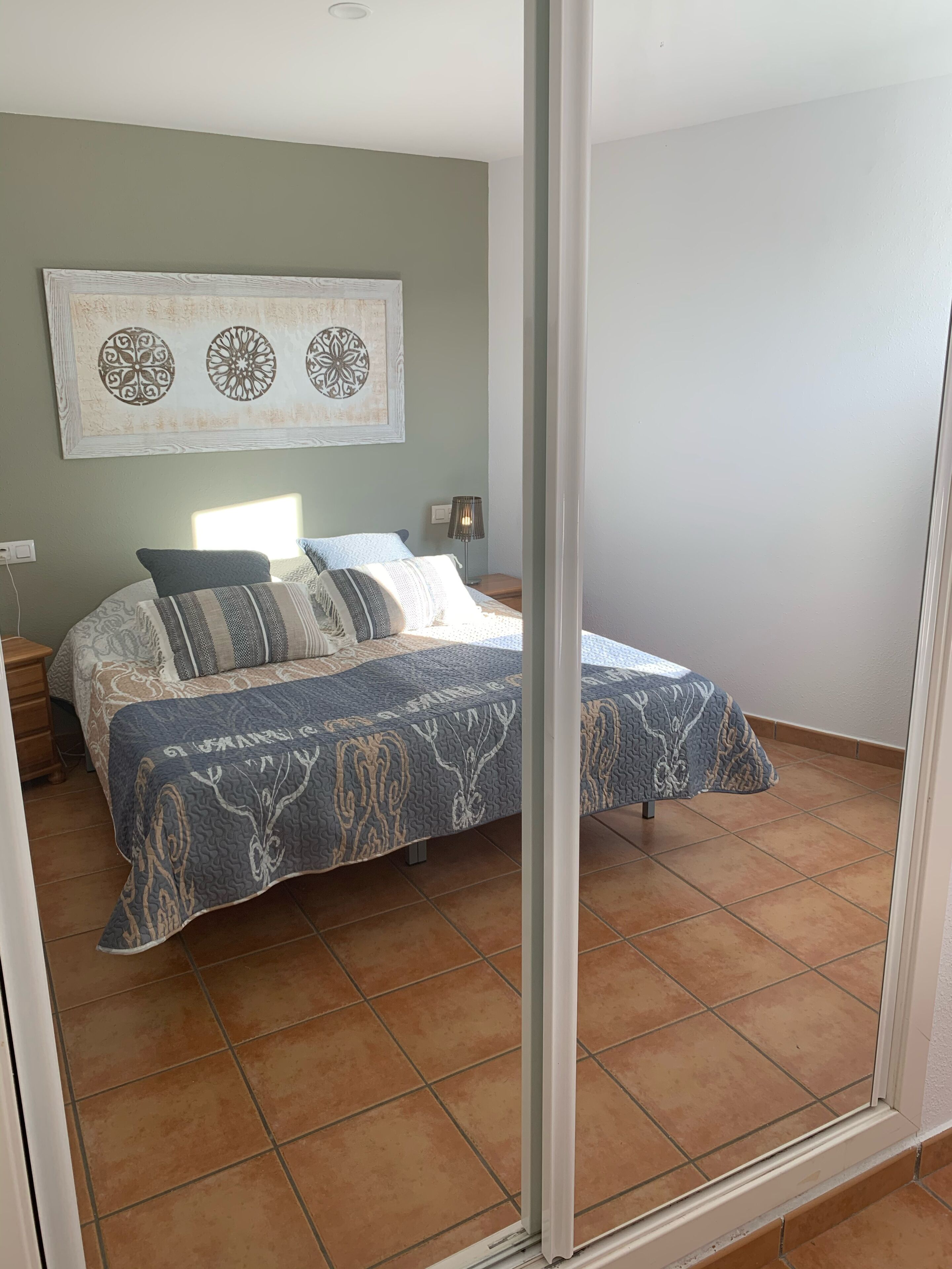 2 dormitorios, tabla de planchar con plancha, wifi y ropa de cama