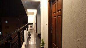 Hallway - Qualtems guest House (Bengaluru)