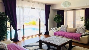 Villa | Oppholdsrom | LCD-TV