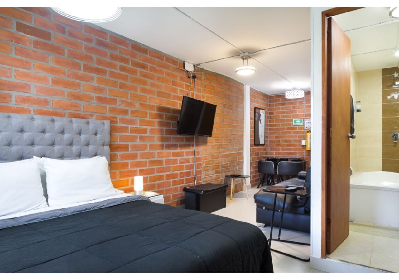 In-room safe, iron/ironing board, WiFi, bed sheets