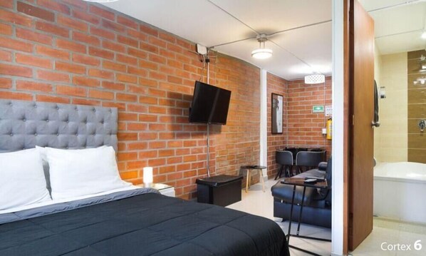 In-room safe, iron/ironing board, WiFi, bed sheets