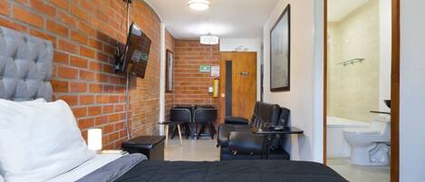 Zimmersafe, Bügeleisen/Bügelbrett, WLAN, Bettwäsche