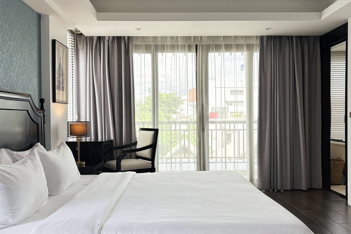 Deluxe King Room | Minibar, soundproofing, free WiFi, bed sheets