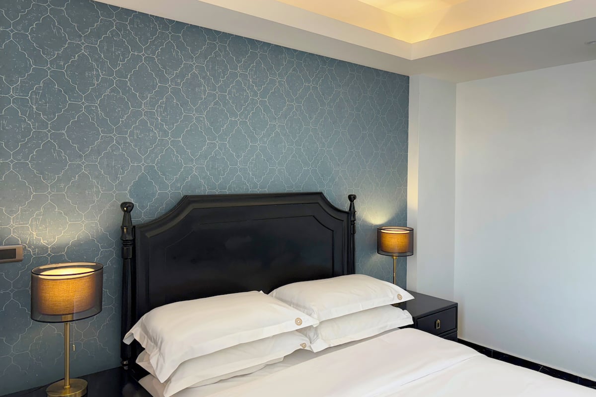 Mini Queen Room | Minibar, soundproofing, free WiFi, bed sheets