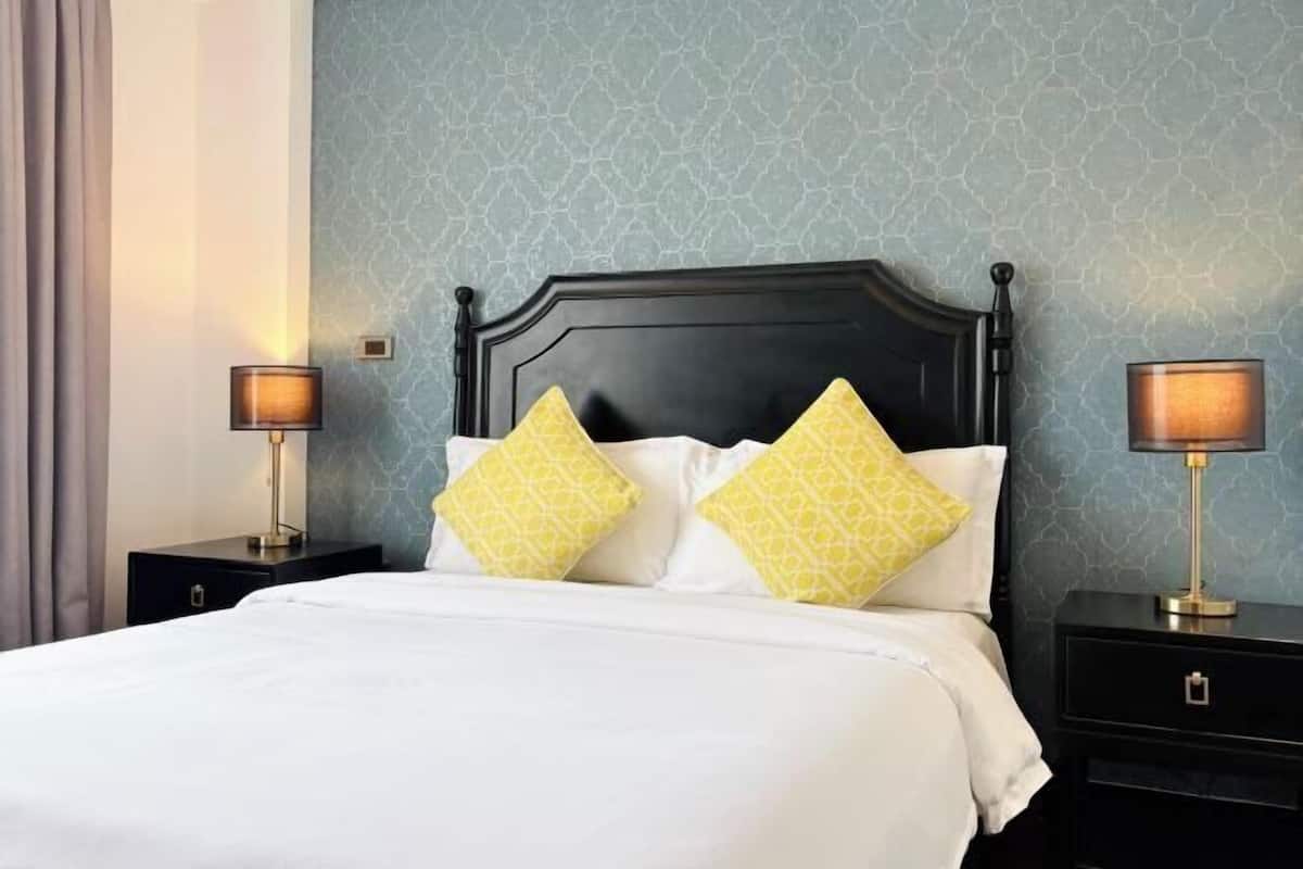 Minibar, soundproofing, free WiFi, bed sheets