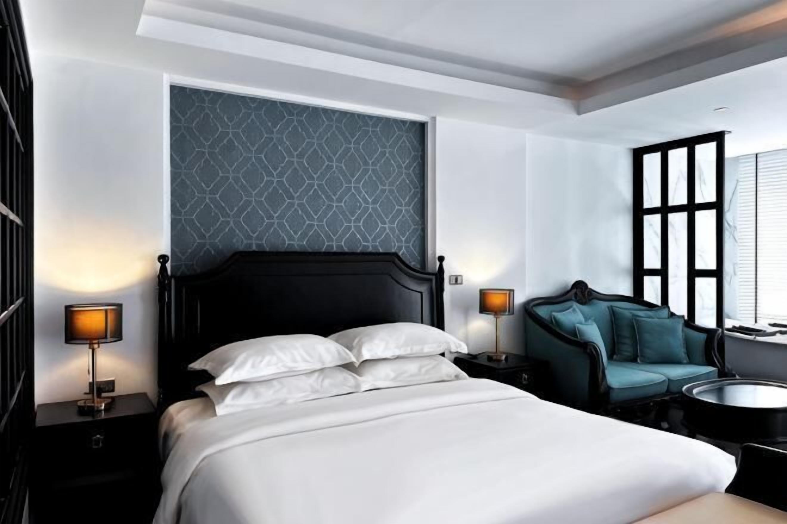 Minibar, soundproofing, free WiFi, bed sheets