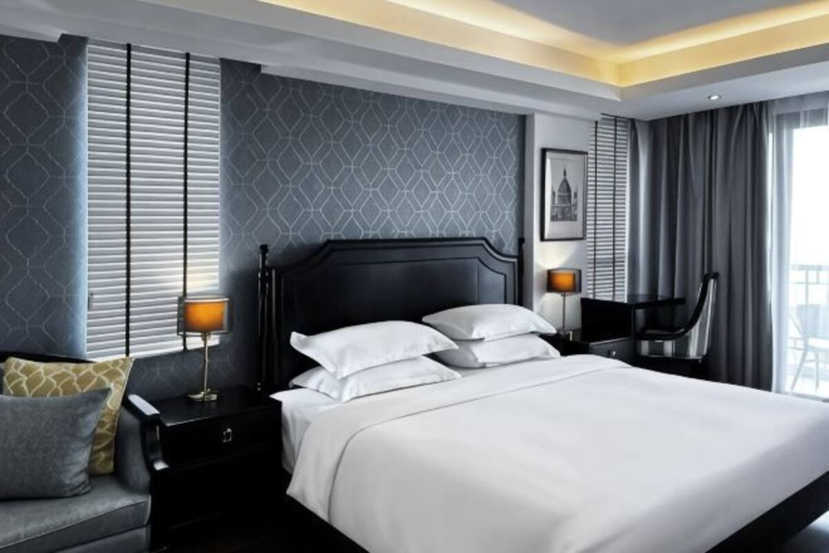 Minibar, soundproofing, free WiFi, bed sheets