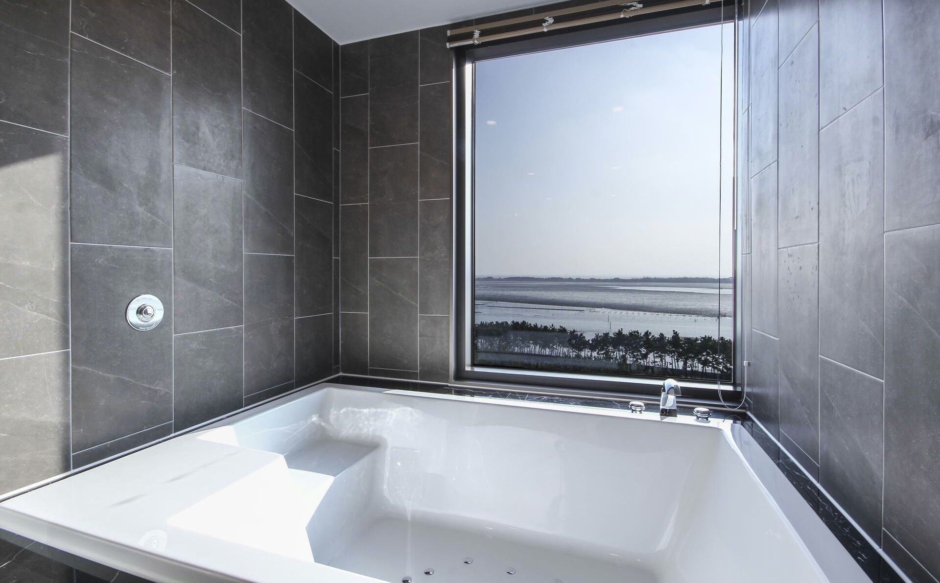 suite, ocean view (breakfast not available on sun) | deep-soaking bathtub