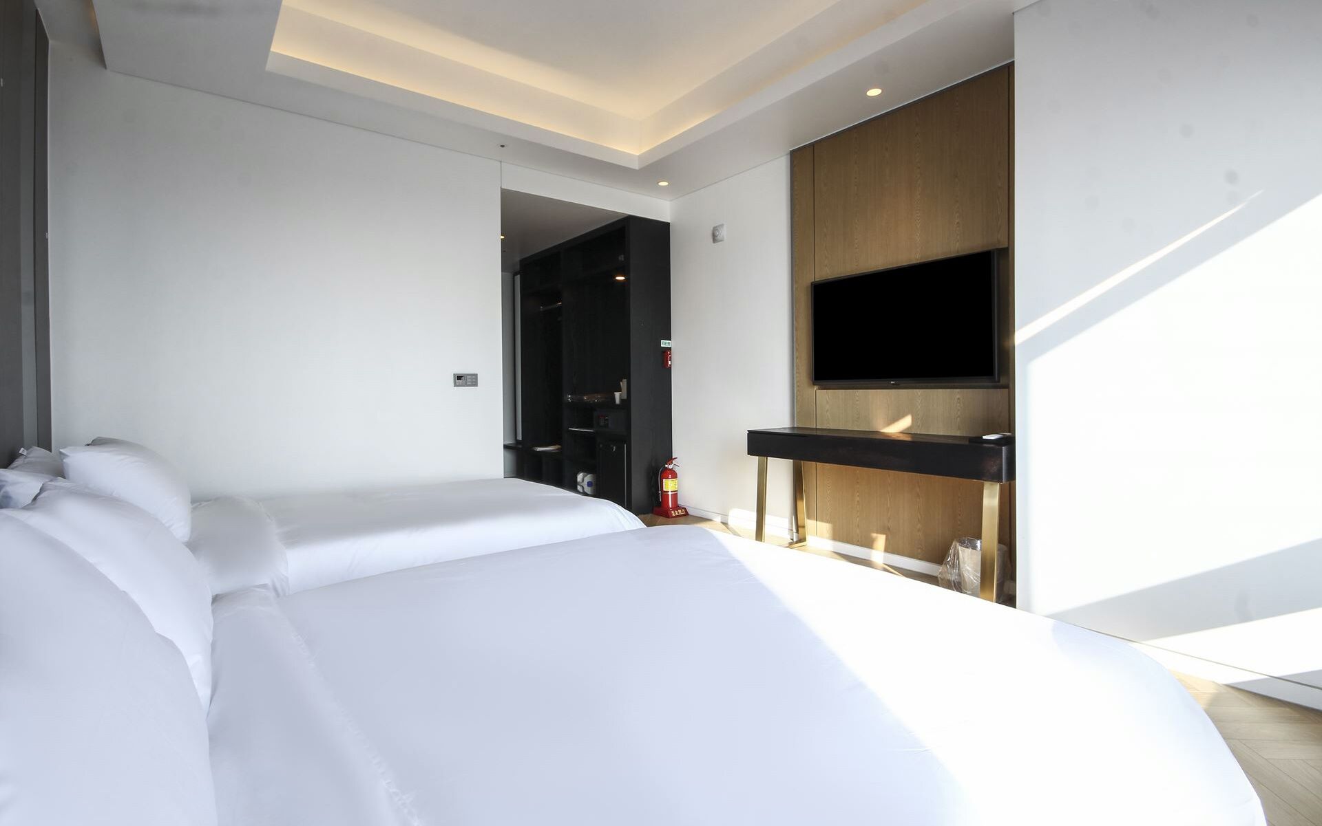 1 bedroom, premium bedding, in-room safe, desk