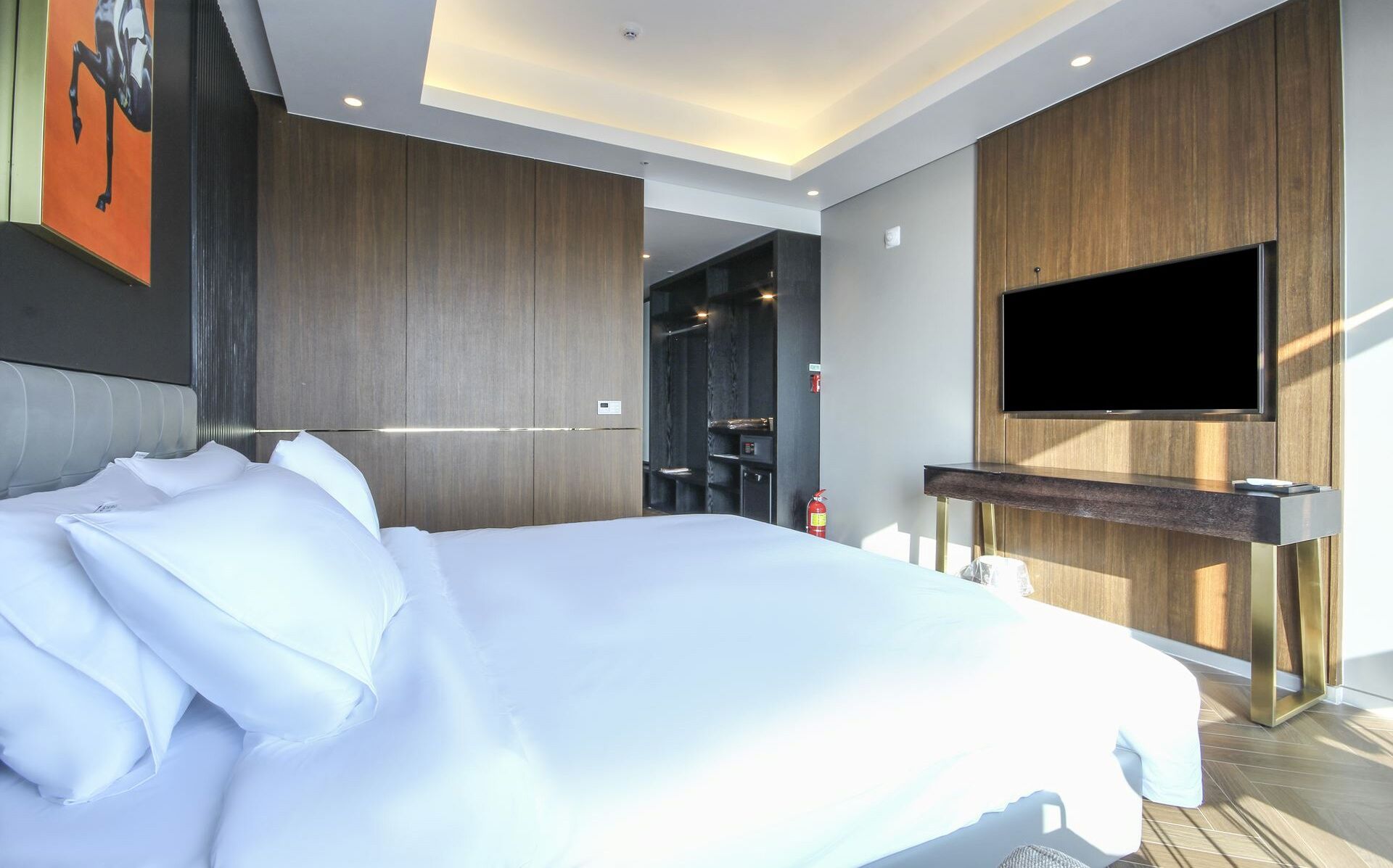 1 bedroom, premium bedding, in-room safe, desk