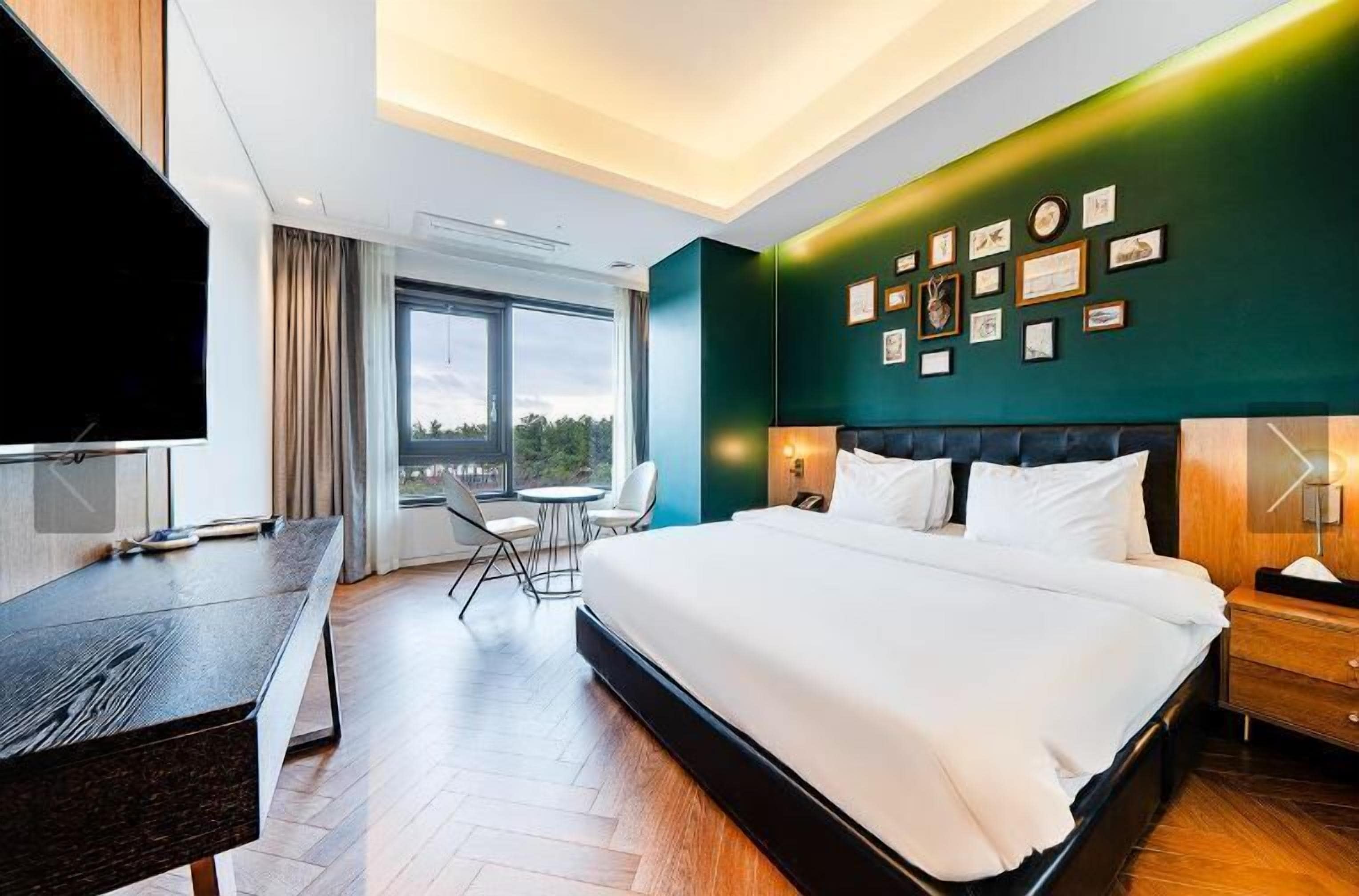 Quarto | Roupas de cama premium, cofres nos quartos, escrivaninha