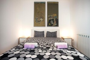 1 غرفة نوم ومكواة/لوح كي وواي فاي مجانًا وملاءات أسرّة