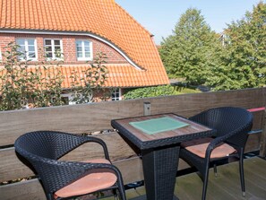 Outdoor dining - 176 apartments Schmidt`s view 4 - 176 apartment 04 with loggia (Wangerland)