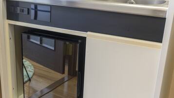 Garden Otsuka 504 | Private kitchenette | Mini-fridge, microwave, stovetop, electric kettle