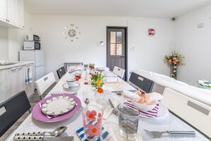 Private Vacation Home, Deluxe | In-room dining - Butterfly Paradise Hakone-Yumoto (Hakone)