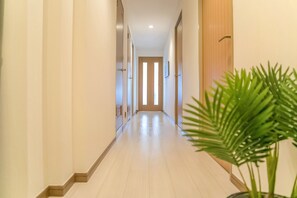 スタンダードファミリールーム (G01) | 客室ごとに異なる装飾、客室ごとに異なるインテリア、ノートパソコン用作業スペース、遮光カーテン