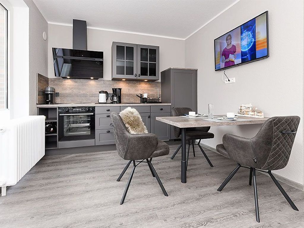 Réfrigérateur, four, lave-vaisselle, cafetière/bouilloire