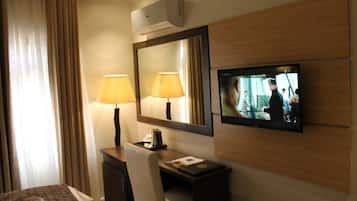 Executive Room | 1 bedroom, in-room safe, desk, laptop workspace