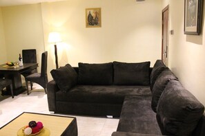 行政客房 | 客廳 | 平面電視