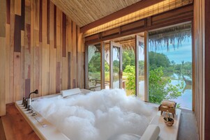 Junior studio suite, bubbelbad (Free schedules shuttle to AonangBeach) | Kameruitzicht