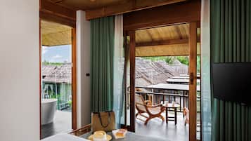 Lagoon Grand Deluxe View - Free schedules shuttle to Aonang Beach, Railay Beach | 2 bedrooms, minibar, in-room safe, desk
