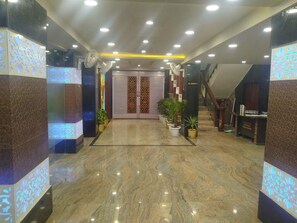 Reception - Hotel SJR (Varanasi)