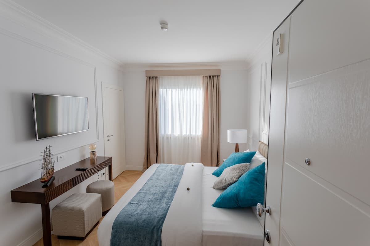 1 slaapkamer, donzen dekbedden, een minibar, een kluis op de kamer