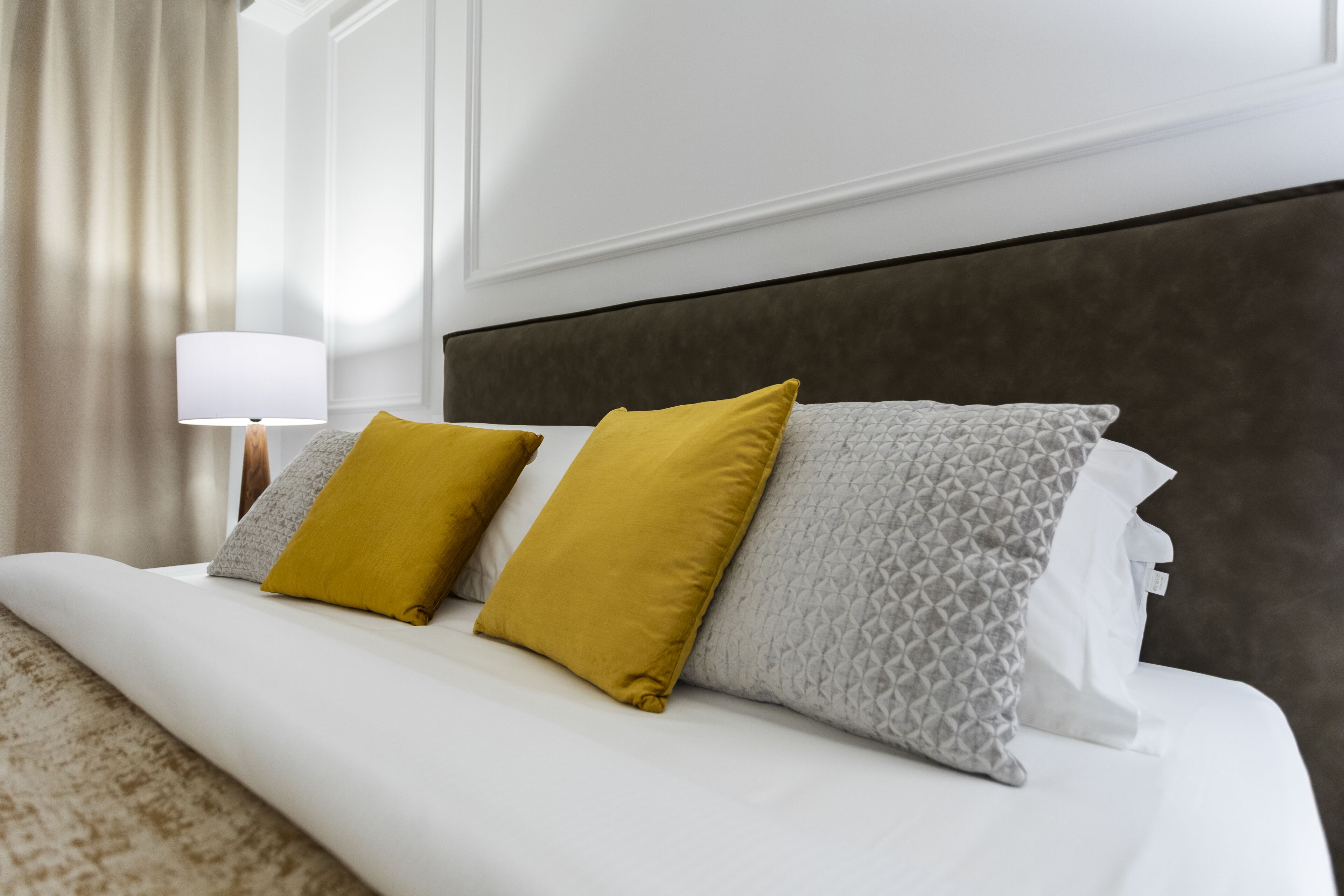 deluxe suite | 1 bedroom, down duvets, minibar, in-room safe