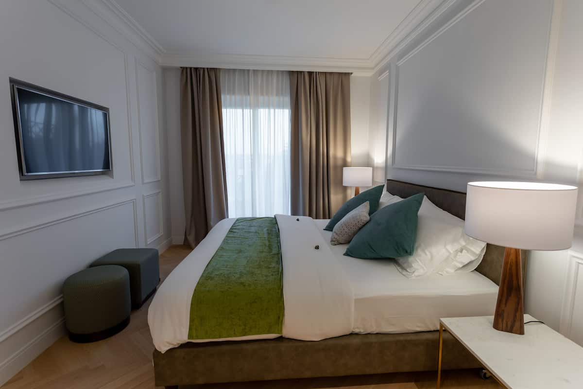 Superior tweepersoonskamer | 1 slaapkamer, donzen dekbedden, een minibar, een kluis op de kamer